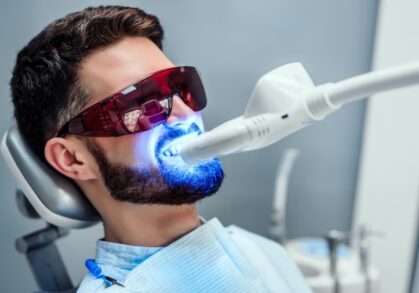 How to Choose the Right Dentist for In-Chair Teeth Whitening